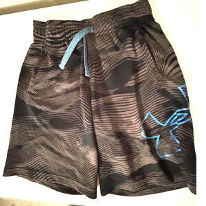 Under Armour Youth Small Shorts – Black Gray Pattern – Boys Activewear